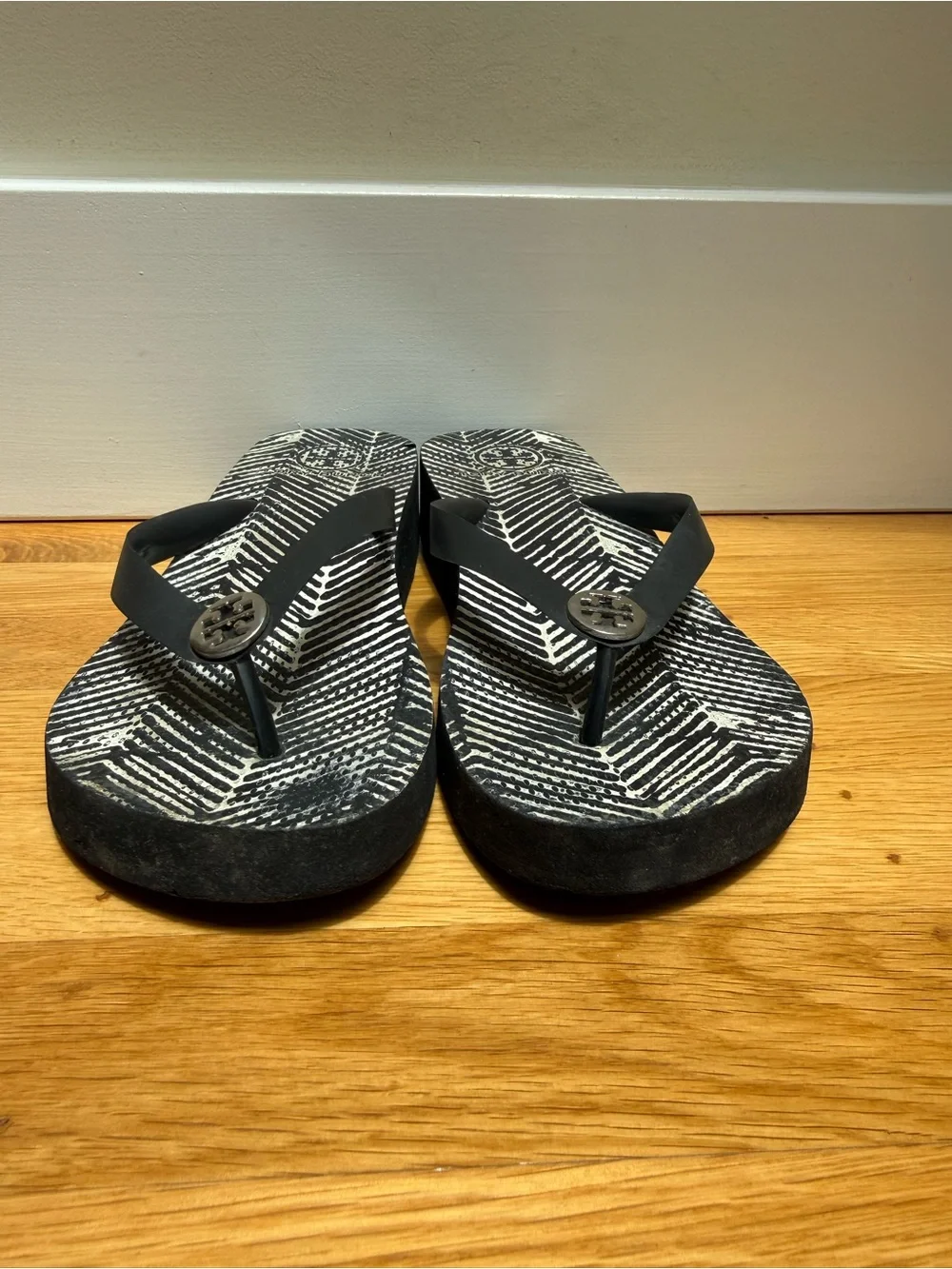 Tory Burch Wedge Flip Flops, size 8